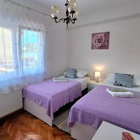 Lägenhet With Parking Space - Novi Vinodolski - 19862 *